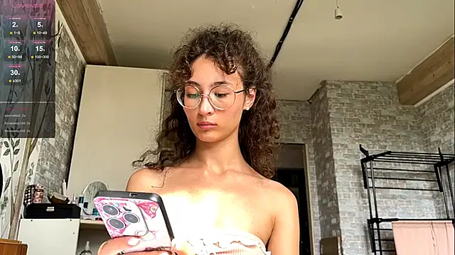 Chatroom XXX en direct de CurlyWinx