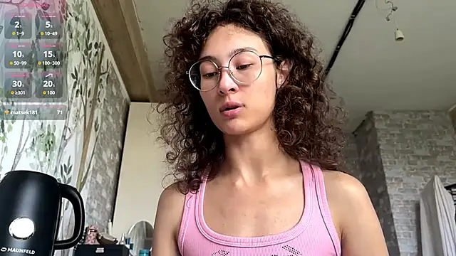 CurlyWinx's Live XXX Chat