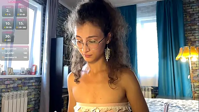 CurlyWinx Webcamshow