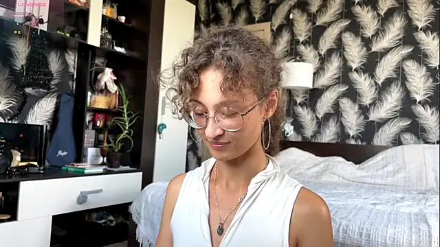 CurlyWinx's Live XXX Chat