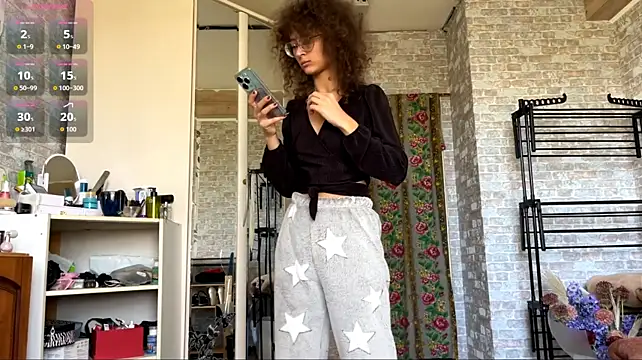 CurlyWinx's Live XXX Chat