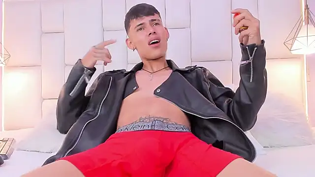 Show modela JacobFerrer na web-kameri