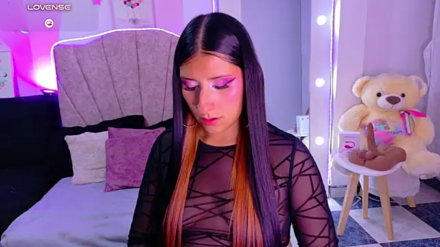 Sara_Blum Adlı Modelin Canlı XXX Sohbeti
