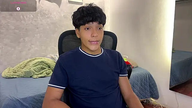 Show modela Brad_bonnet_ na web-kameri