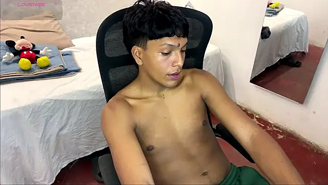 Brad_bonnet_ Chat XXX in diretta
