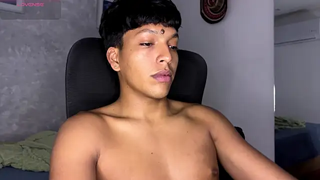 Brad_bonnet_ webkamerás műsora