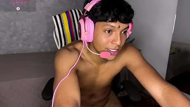 Show modela Brad_bonnet_ na web-kameri