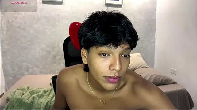 Show modela Brad_bonnet_ na web-kameri