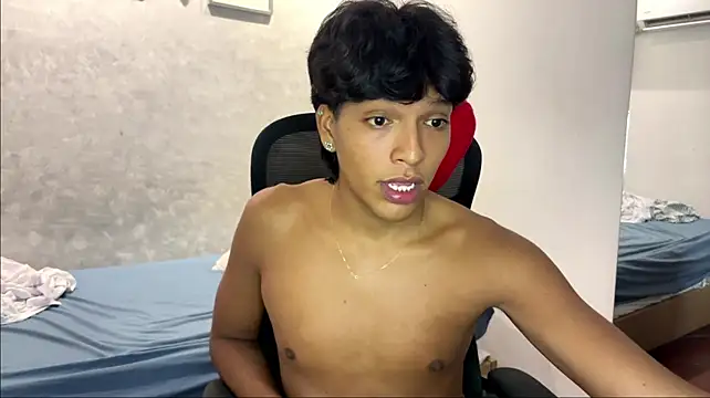 Show modela Brad_bonnet_ na web-kameri