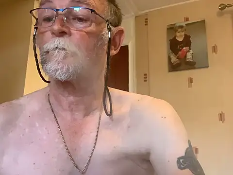 Moonraker64 Show in webcam