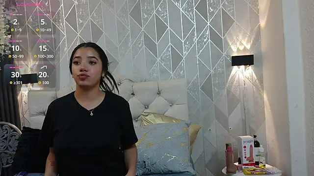 Zaira_bonny লাইভ চ্যাট রুম