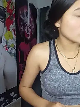 Sweet_Innocence_n Webbikameraesitys