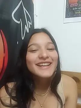 Show modela Sweet_Innocence_ na web-kameri