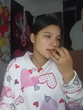 Sweet_Innocence_n Webbikameraesitys