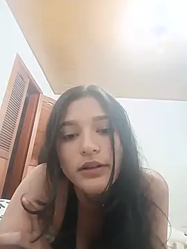 Sweet_Innocence_: διαδικτυακό σόου στην κάμερα