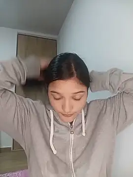 Sweet_Innocence_n Webbikameraesitys