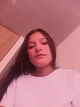 Sweet_Innocence_n Webbikameraesitys
