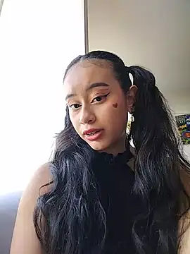 Chat XXX en directo de L0lita_Emi12
