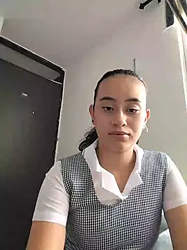 L0lita_Emi12 Webcamshow
