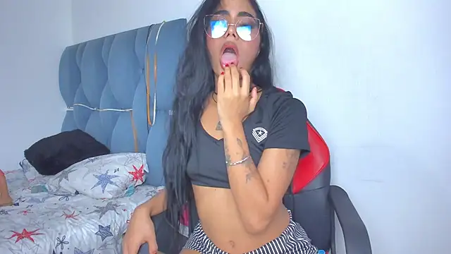 cyndycranforsquirT Adlı Modelin Canlı XXX Sohbeti