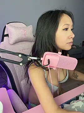 petiteTai's Webcam Show