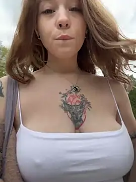 Pokazy przed kamerką – mini_moona