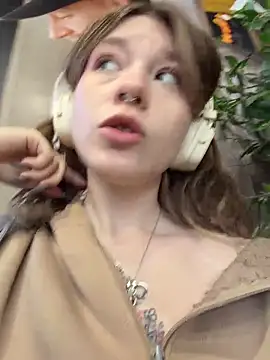mini_moona's Webcam Show