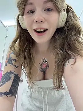 mini_moona's Webcam Show