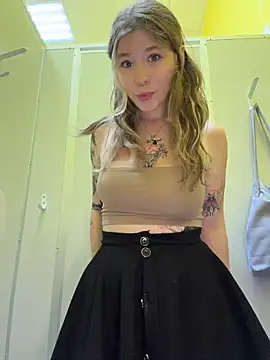 mini_moona élő XXX-chatje