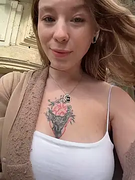 mini_moona's Webcam Show