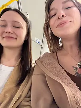 mini_moona Show in webcam