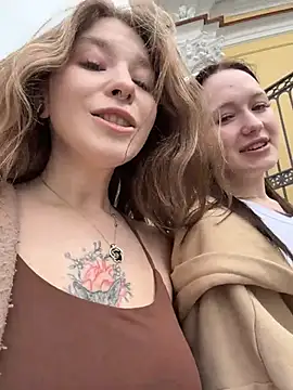 mini_moona webkamerás műsora