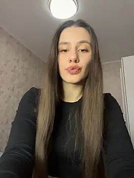 Selena_Mur_ Adlı Modelin Canlı XXX Sohbeti