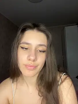 Selena_Mur_ Adlı Modelin Canlı XXX Sohbeti