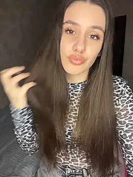 Selena_Mur_ Adlı Modelin Canlı XXX Sohbeti