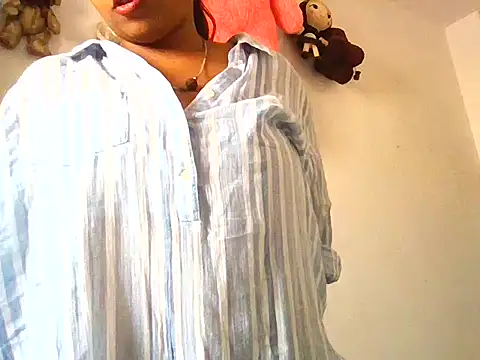 Chat XXX en directo de RUKMINI_60