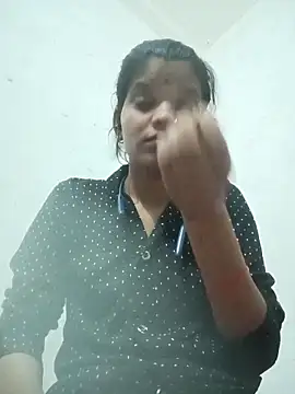 Student_garl_1 Adlı Modelin Canlı Sohbet Odası