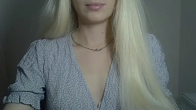 ViraVrema's Live XXX Chat