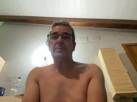 Show modela chorche4 na web-kameri