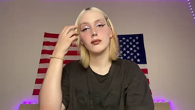 Вебкам-шоу llinabarbie