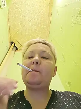 Tina_Mirabella: διαδικτυακό σόου στην κάμερα