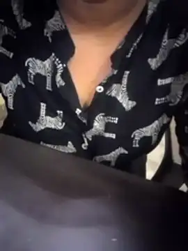 Saniya_Gsn Webbikameraesitys