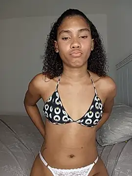 SkarlySecrets Live XXX Chat