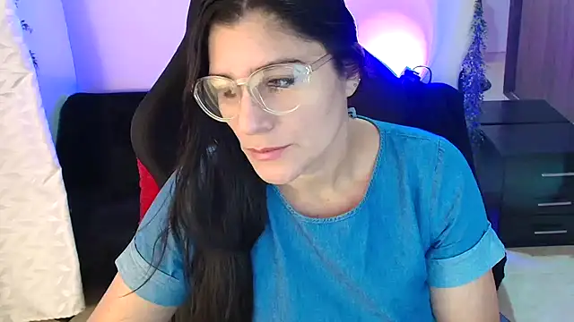 LUCYMILF_SEXY's Live XXX Chat