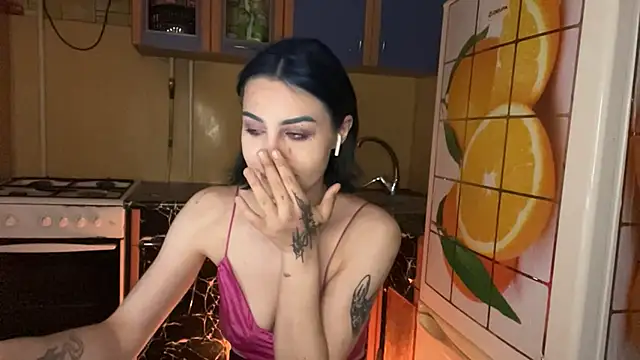 Chat +18 de SuccubKira ao vivo