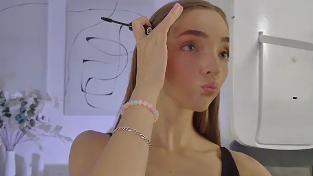 הופעת וובקאם של MilaVoss