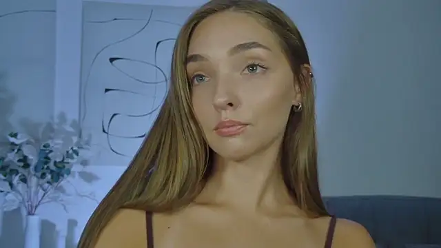 MilaVoss Show in webcam