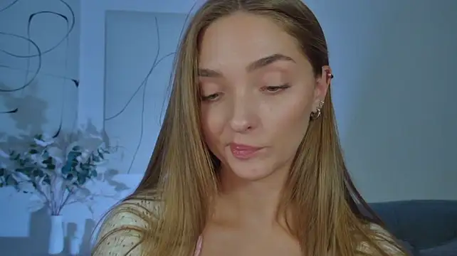 MilaVoss Adlı Modelin Canlı XXX Sohbeti