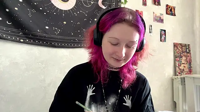 Playful_Vi Show in webcam
