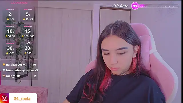 naomi_femme: διαδικτυακό σόου στην κάμερα